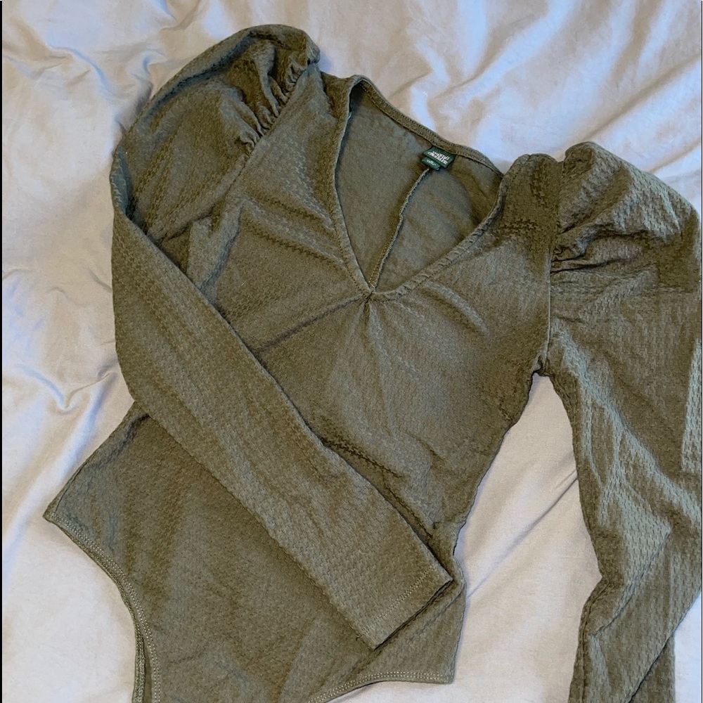 Super Cute Olive Green Wild Fable V-Neck Bodysuit w/ Snap Closure,Puffy Shoulder